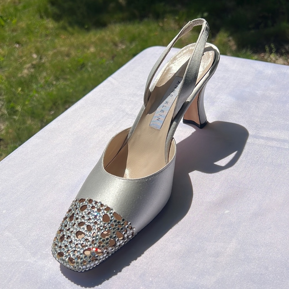 Anne Klein, Vintage Silver Slingback with Rhinestone filled Toe. 9M